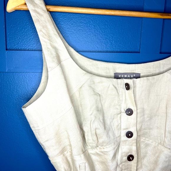 Sleeveless linen style button up top Size Small Petite - Picture 3 of 4